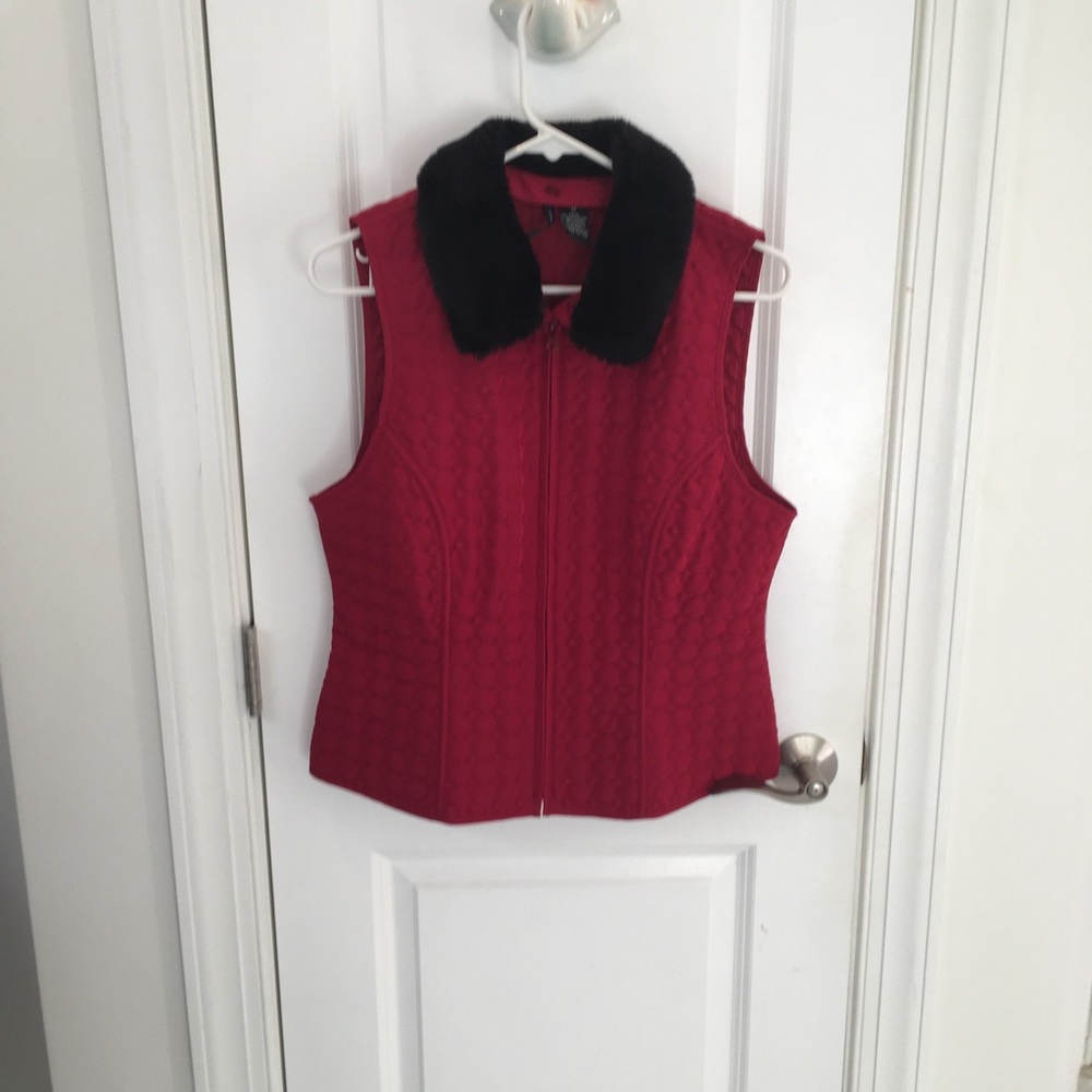 New Direction Red Zipped Front Quilted Vest Sz Med